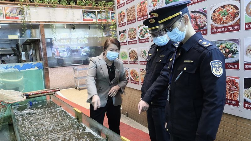 网红休闲食品品牌对比：揭秘背后的健康与安全真相**
